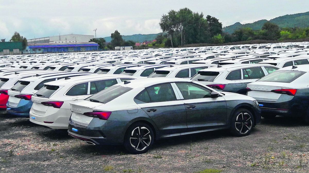 Škoda Auto zastavila výrobu, zaměstnanci berou 80 procent platu